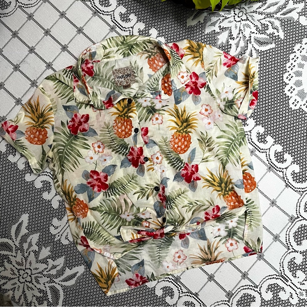 Harlow floral button up size small